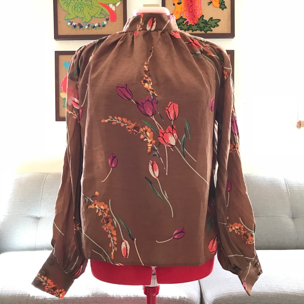 Long sleeve floral print blouse